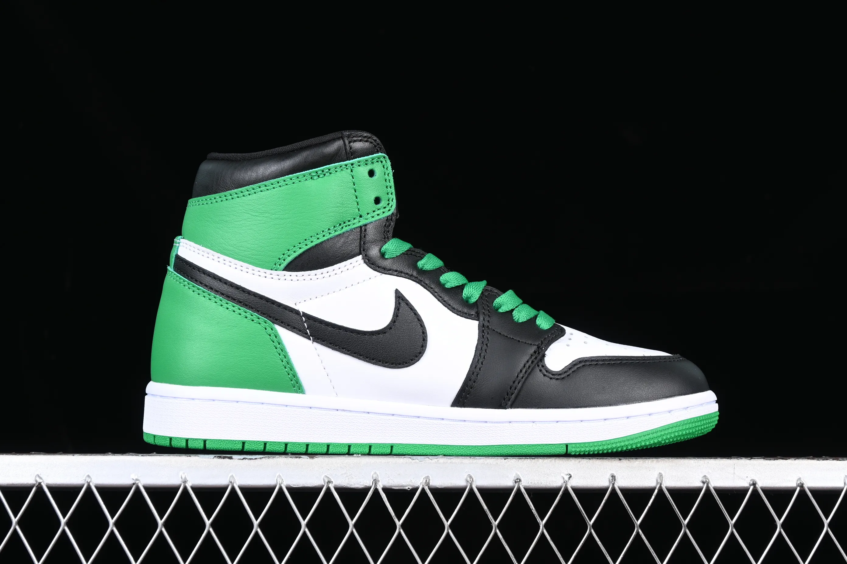 All categories Air Jordan Jordan series basketball shoes Air Jordan 1 High Pure original Air Jordan 1 High OG "Lucky Green" AJ1 Joe 1 Celtics black green toe DZ5485-031